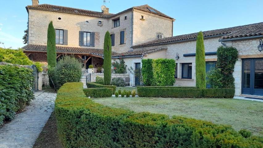 Location de vacances pour 2 personnes, avec terrasse et vue à Issigeac