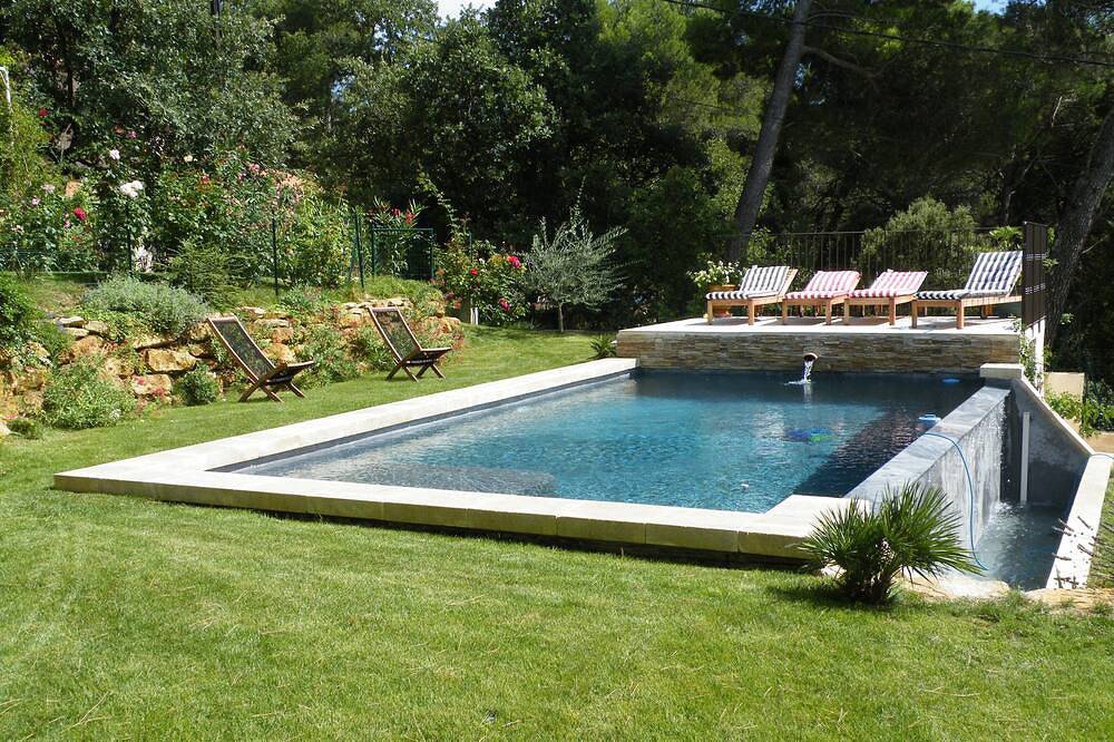 Villa, Schöne Aussicht mit beheizten Infinity-Pool zwischen Nîmes, Avignon in Connaux, Nimes und Umgebung