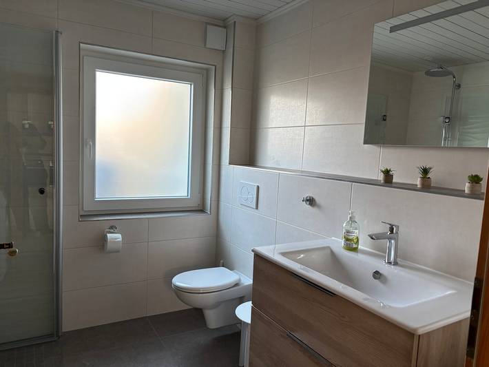 Ferienwohnung für 6 Personen, mit Terrasse und Garten in Neukirchen