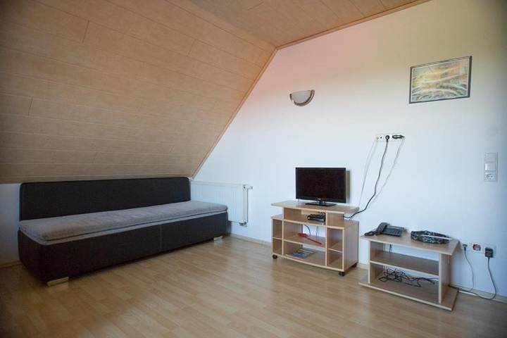 Ferienwohnung für 3 Personen, mit Ausblick und Sauna sowie Pool und Garten in Augsburg und Umgebung - 4