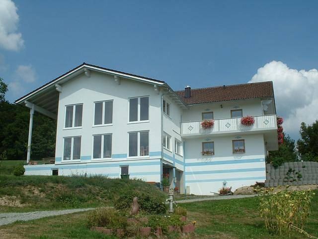 Ferienwohnung für 5 Personen, mit Balkon und Balkon/Terrasse sowie Terrasse und Garten in Grafenau