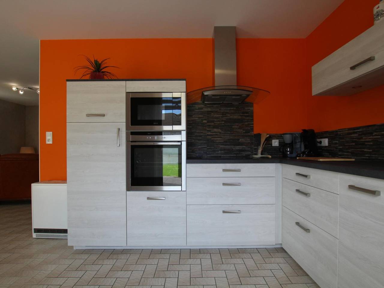 Casa en planta baja con veranda, wifi, aparcamiento y jardín cerca de la playa in Saint-Pair-sur-Mer, Côte de la Déroute