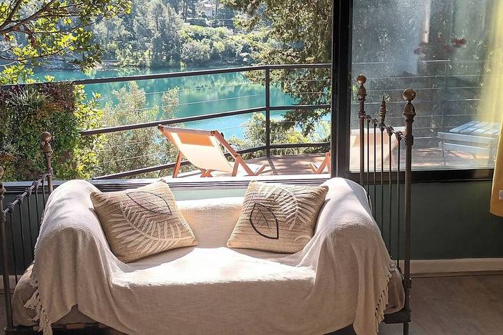 Gîte pour 2 personnes, avec jacuzzi et terrasse à Le Revest-les-Eaux