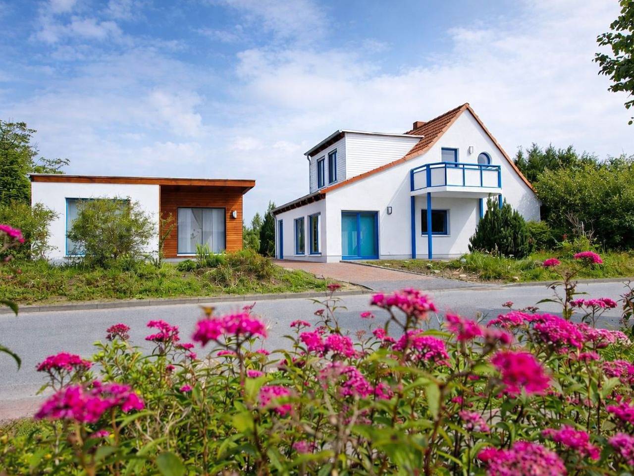 Ganze Ferienwohnung, Bungalow Rugia Breege - mit Garten, Hunde erlaubt - Bungalow Rugia in Breege für 4 Personen mit Garten, Parkplatz und Grill in Breege, Rügen