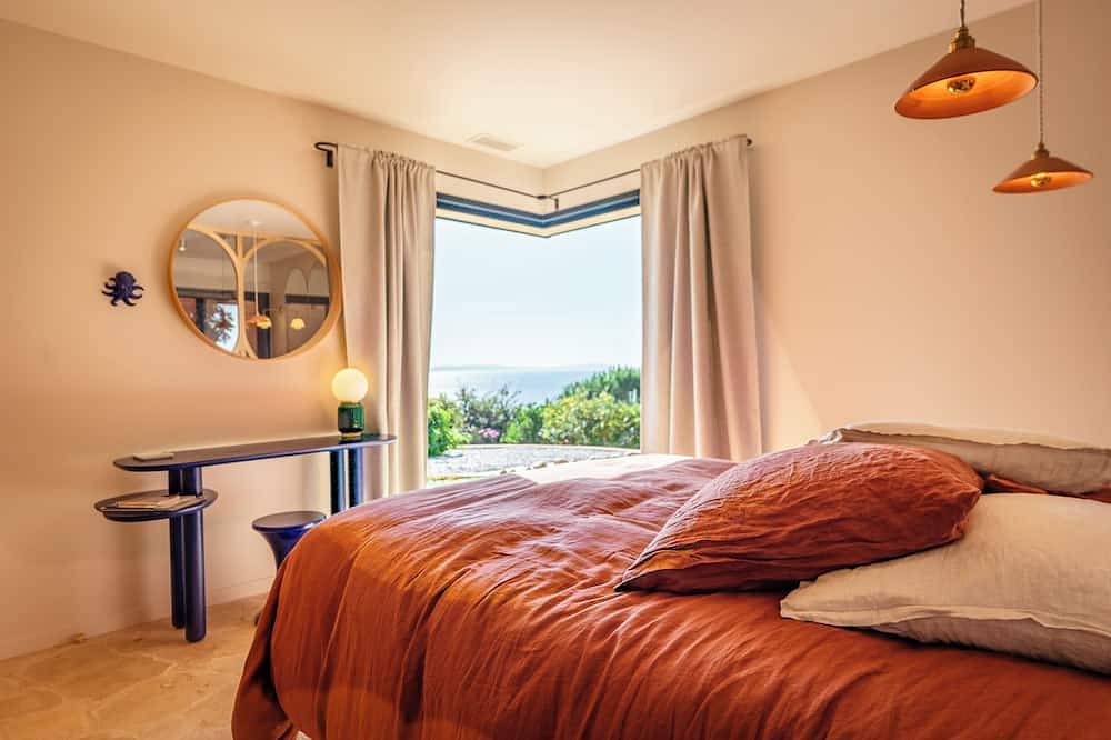 Villa vue mer à 180°, rénovée en 2024, un petit paradis au Rayol Canadel in Rayol-Canadel-sur-Mer, Côte méditerranéenne (France)
