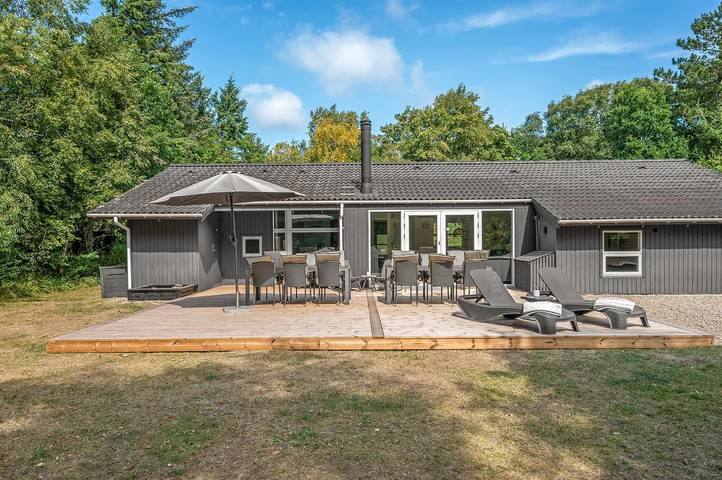 Amazing home in Blåvand w/ Internet, 4 Bedrooms and Sauna in Blavand, Varde