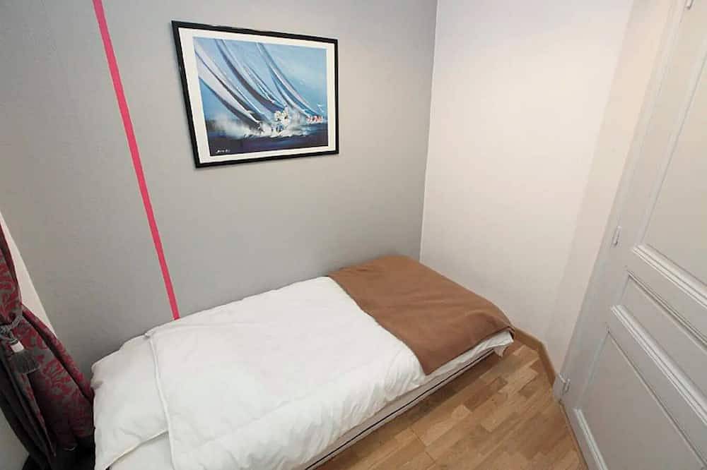 Ganze Wohnung, 3-room apartment in Versailles - Saint-Louis, Château on foot in Versailles, Yvelines