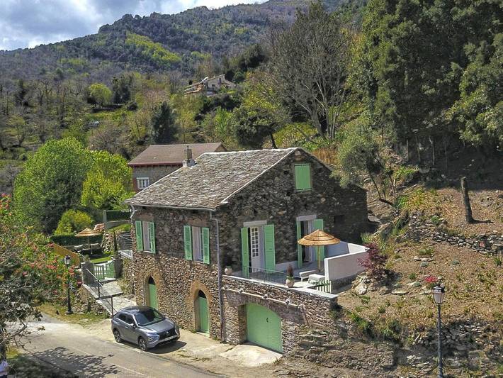 Maison d’hôte pour 4 personnes, avec piscine ainsi que jardin et jacuzzi en Corse - 4