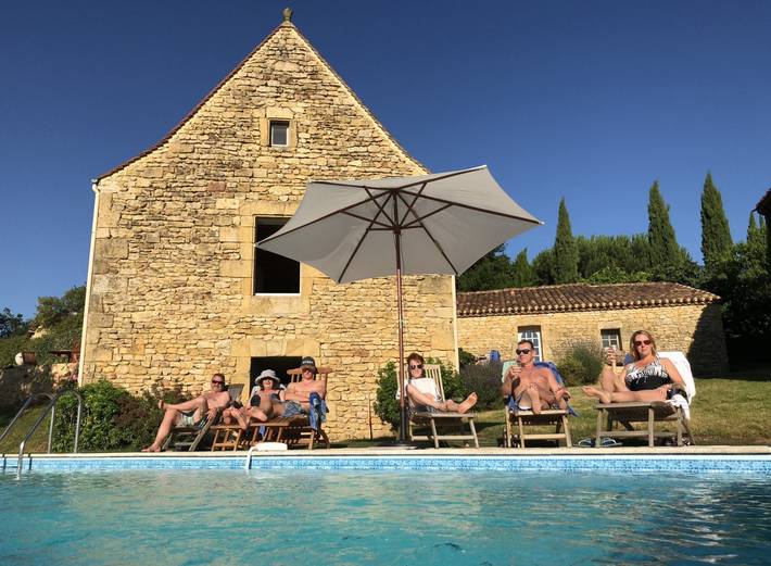 Gîte pour 6 personnes, avec terrasse ainsi que piscine et jardin - 1