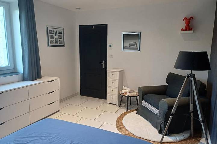 Location de vacances pour 2 personnes, avec terrasse et jardin à Longué-Jumelles - 3