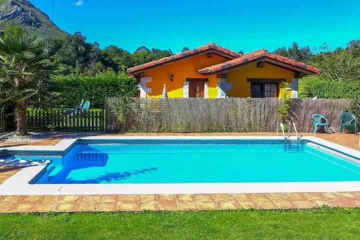 Casa rural para 4 personas, con jardín, Se admiten mascotas en Posada de Llanes