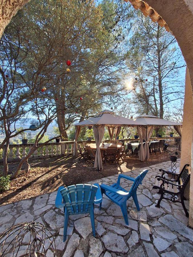 Location de vacances pour 14 personnes, avec jardin et vue, animaux acceptés à Le Cannet-des-Maures