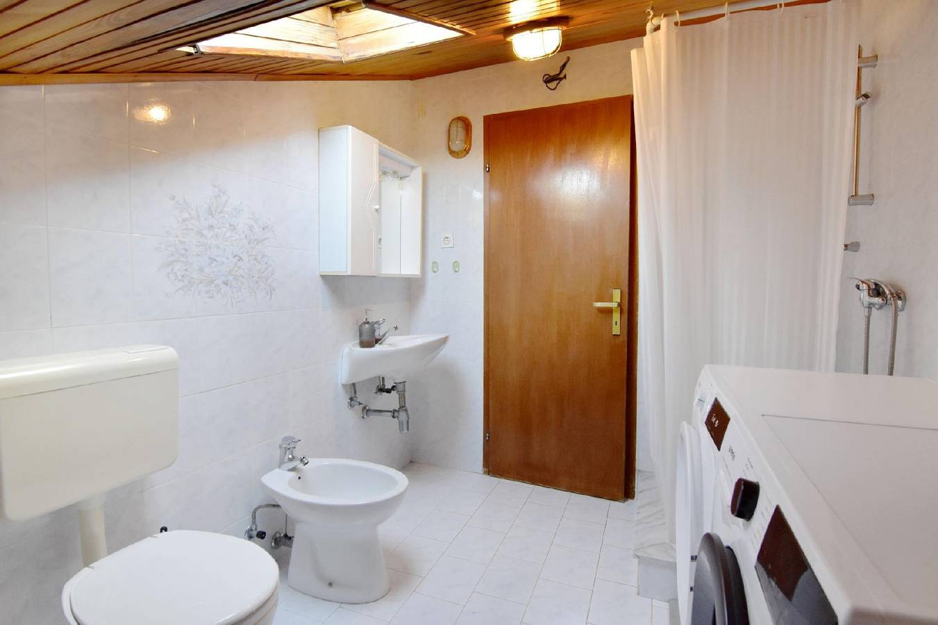 Ganze Ferienwohnung, Einfache Wohnung Silva mit Terrasse in Basanija, Umag und Umgebung