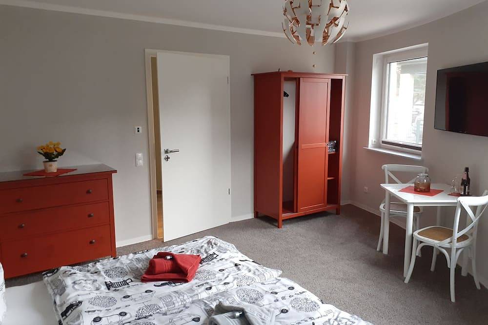 Haus Karola mit Blick auf den Kanal in Wendisch Rietz, Dahme-Seengebiet