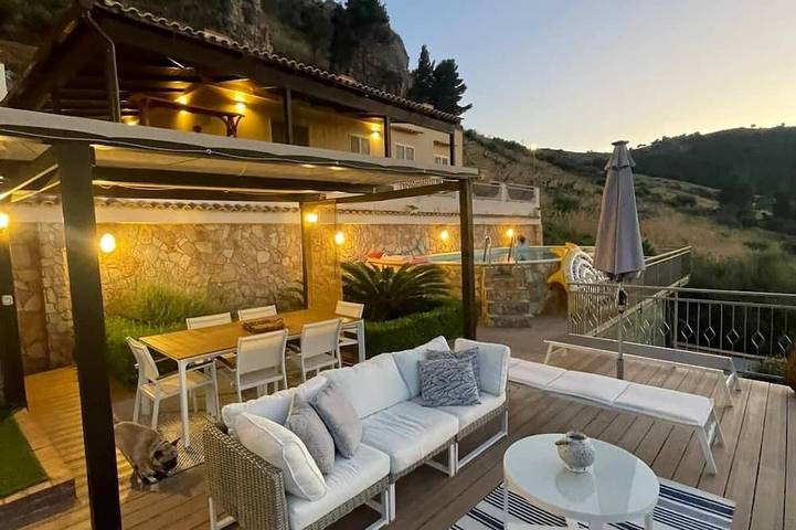 Ferienhaus für 7 Personen, mit Balkon und Garten