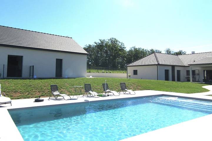 Gîte pour 4 personnes, avec jardin à Bétaille