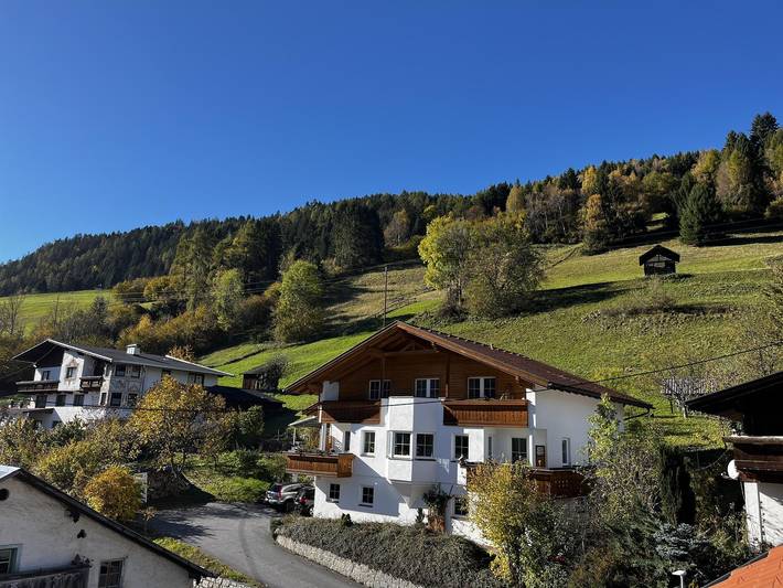 Ferienwohnung für 8 Personen, mit Balkon und Ausblick, kinderfreundlich in Arzl im Pitztal - 2