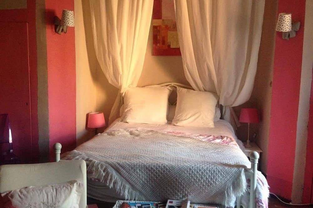 Habitación en Bed and Breakfast en el centro de la ciudad de Moissac in Moissac, Tarn y Garona