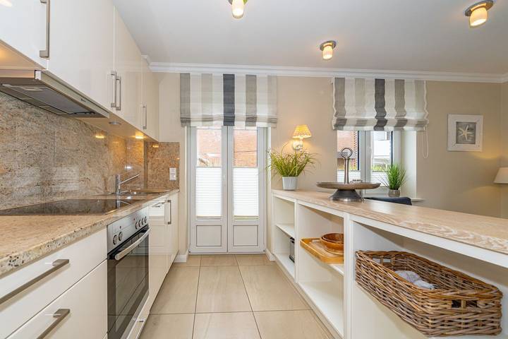 Ganze Wohnung, 4-Zimmer-Ferienwohnung mit Sauna und Garten. - nur 300 Meter zum Strand! in Westerland, Sylt (Gemeinde)