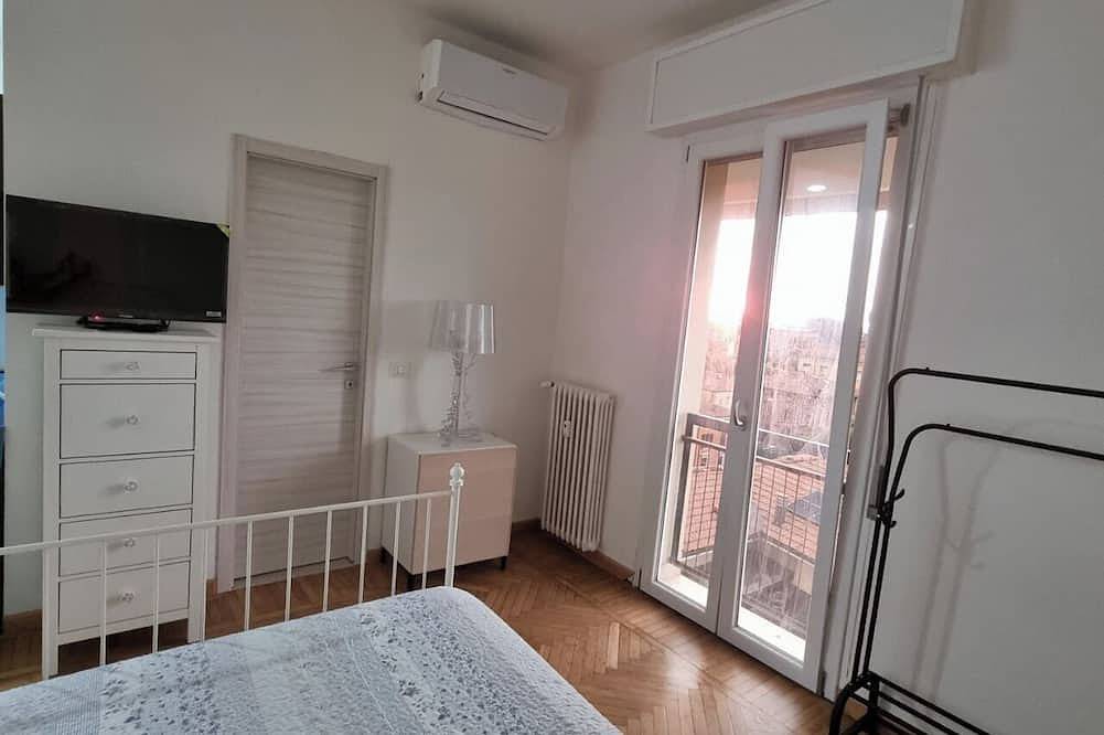Entire apartment, Independent Penthouse in the Heart of Modena in Modena, Modena Province