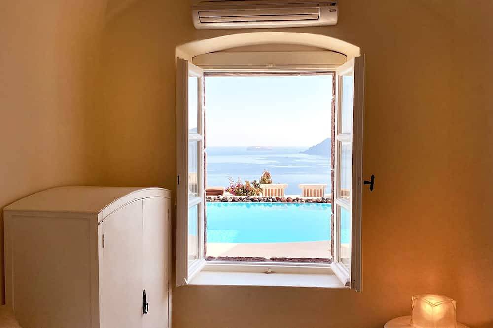 Grand Canava - Unique 1868 Winery Canava - Caldera View, Private Pool, Jacuzzi in Ormos Ammoudiou, Oia