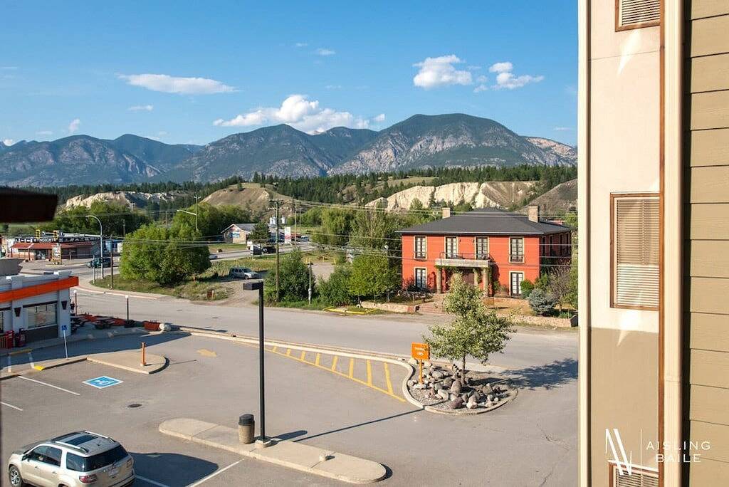 Ganze Wohnung, Contemporary | Cozy | Pool | Hot Tub | Lake Front in Kootenay-Nationalpark