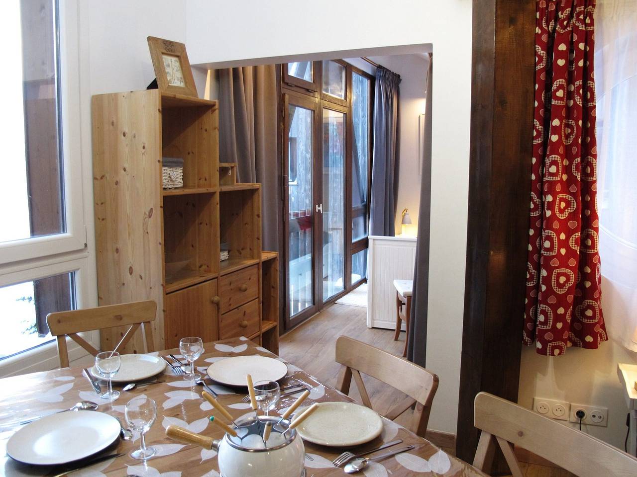 Entire apartment, Stunning Duplex for 8 in Avoriaz - Prime location, internet, close to Esf in Morzine, Les Portes du Soleil
