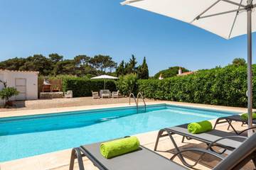Cottage pour 8 personnes, avec piscine ainsi que jardin et vue à Port d'Addaia