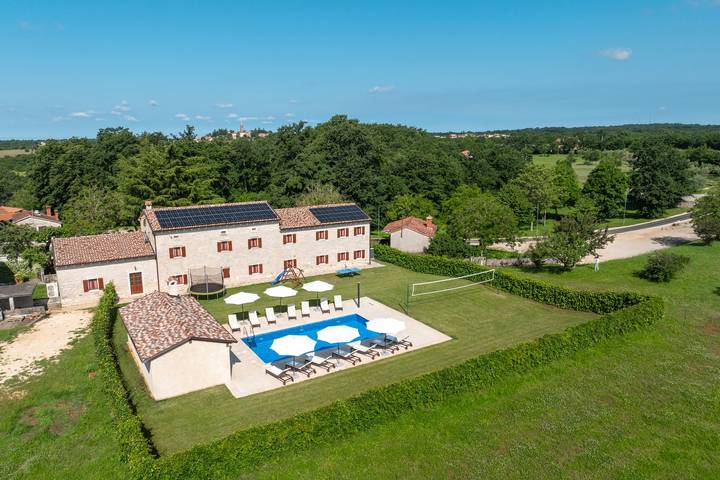 Chalet para 14 personas con terraza in Žminj, Istria Central