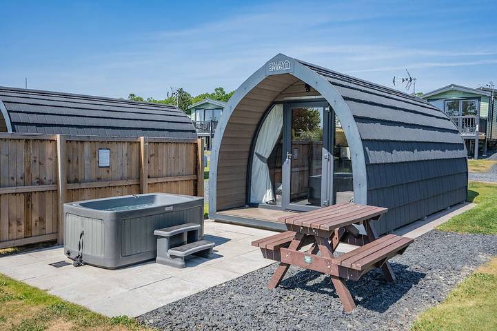 Holiday rental for 4 people, with hot tub in Coldstream