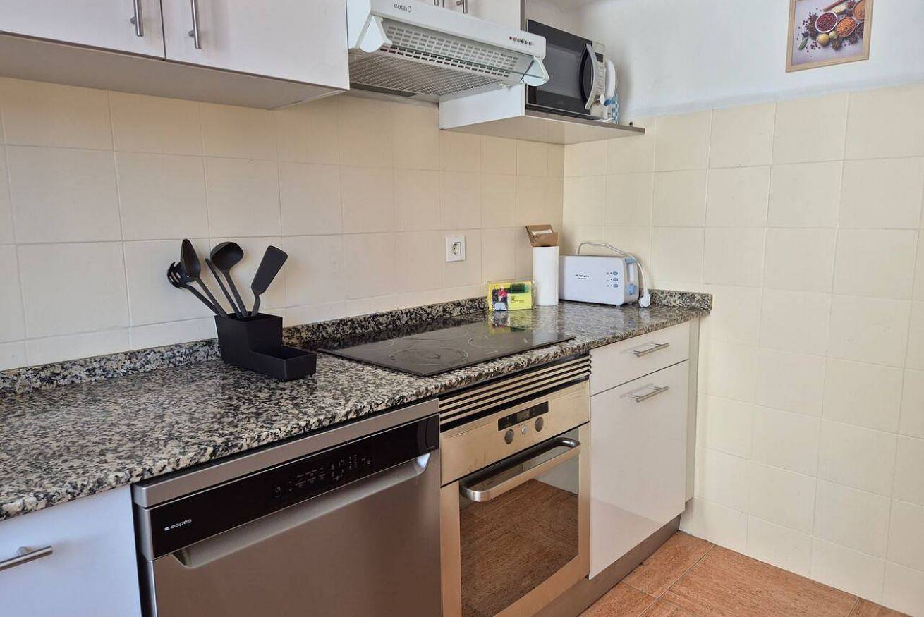 Ganze Wohnung, Chic City Apt: Wi-Fi, Dishwasher, Washer/Dryer in Oviedo, Cordillera Cantábrica