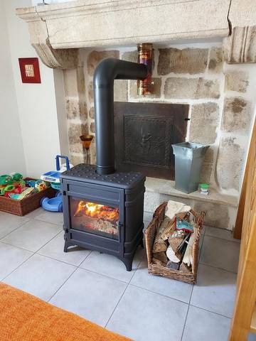 Gîte pour 9 personnes, avec terrasse, animaux acceptés à Saints-Geosmes