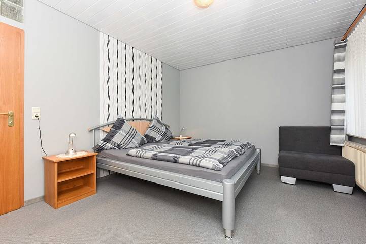 Ferienwohnung für 3 Personen, mit Garten und Pool in Moorweg - 2