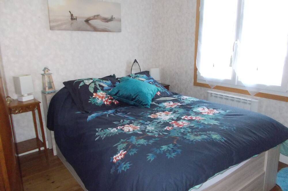 Charming, cosy villa 5 minutes' walk from the beach in Jullouville, Côte de la Déroute