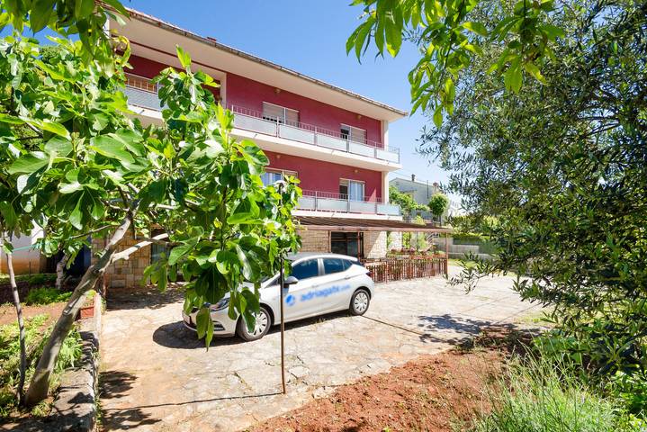 Apartament wakacyjny dla 4 osób, z Taras w Icici
