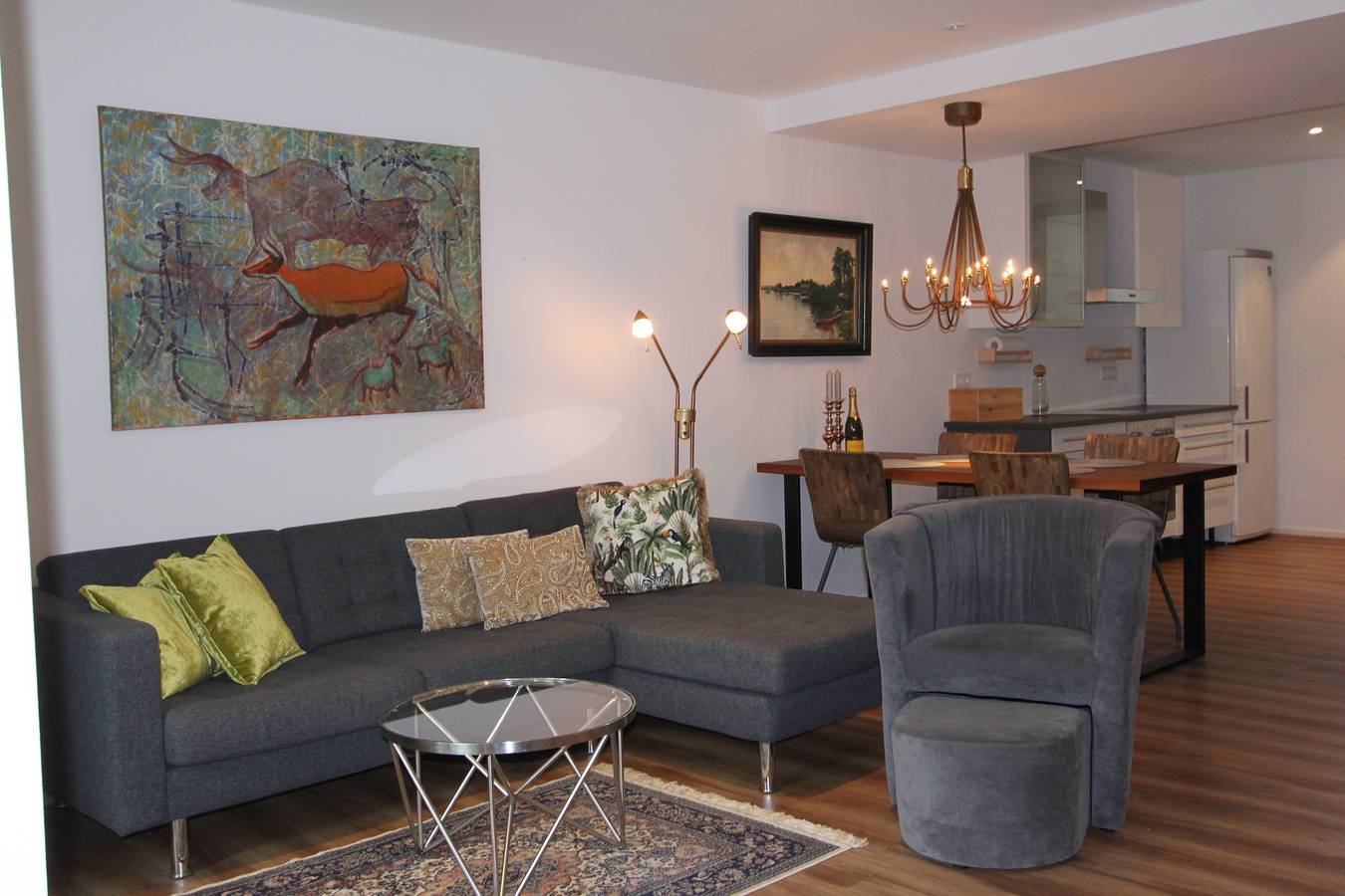 Ganze Ferienwohnung, Ferienwohnung Zirbentraum - Ferienwohnung Zirbentraum für 2-4 Personen im Eg, 85 qm, 2 Schlafzimmer, überdachte Terrasse in Breitbrunn am Chiemsee, Chiemsee