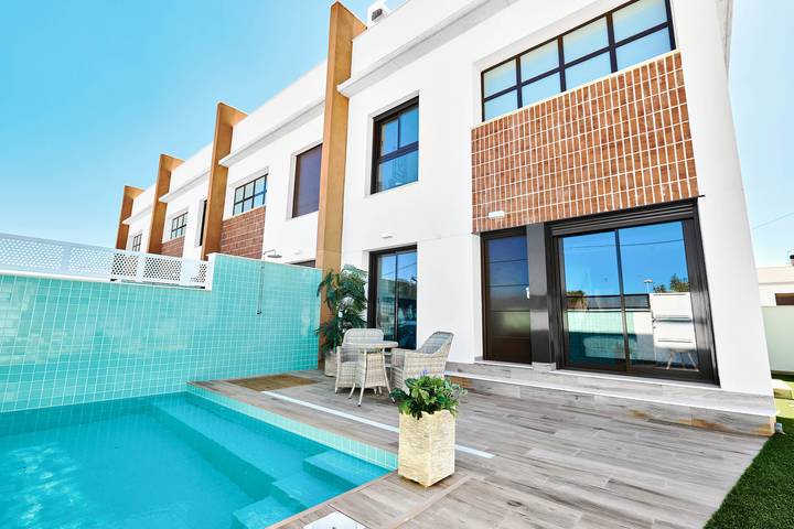 Casa rural para 6 personas, con terraza y jardín en Pilar de la Horadada - 2