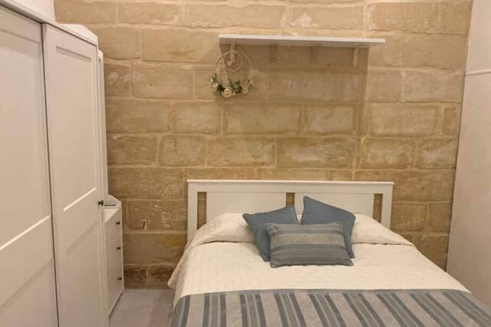 Ganze Wohnung, Zu Fuß zu den Geschäften und dem Meer entfernt. Schlaf in Tas-Sliema, Insel Malta