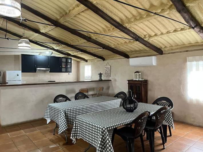 Apartamento de vacaciones para 7 personas, con jardín además de vistas y piscina, Se admiten mascotas en Montes de Toledo - 2