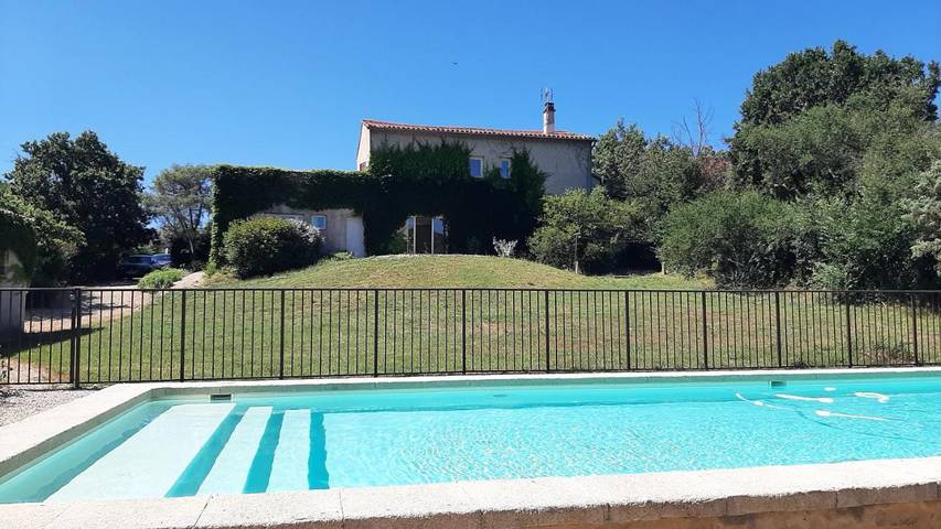 Location de vacances pour 12 personnes, avec jardin et vue ainsi que terrasse et piscine, animaux acceptés à Fons-sur-Lussan - 2