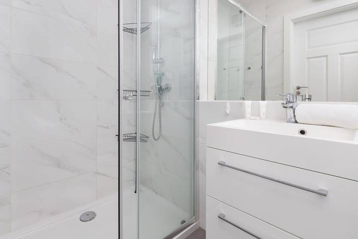 Ganze Wohnung, Spacious Apartment on the 9th Floor | Parking | Close to the Beach in Brzeźno, Danzig
