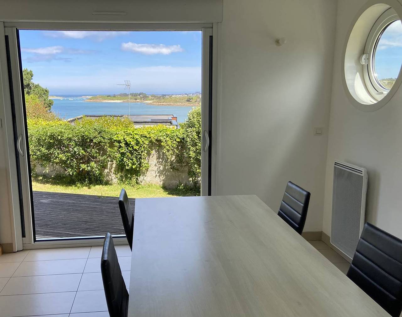 Entire apartment, Sea View apartment with Wifi, terrace in Trebeurden in Trébeurden, Pink Granite Coast