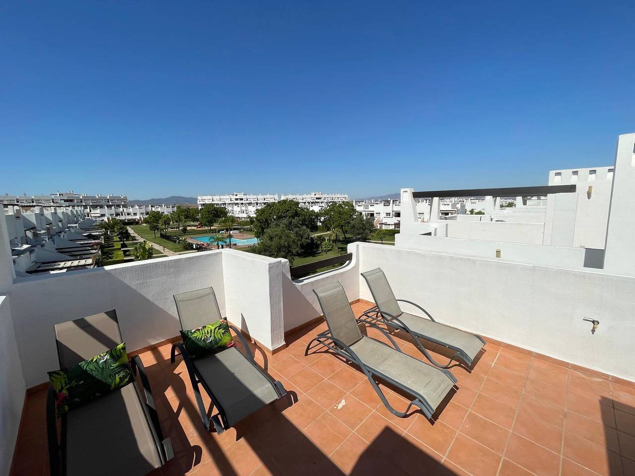 Entire holiday apartment, 2 Bed Flat - Sleeps 4 - Pool - Parking - Wifi in Condado de Alhama, Alhama de Murcia