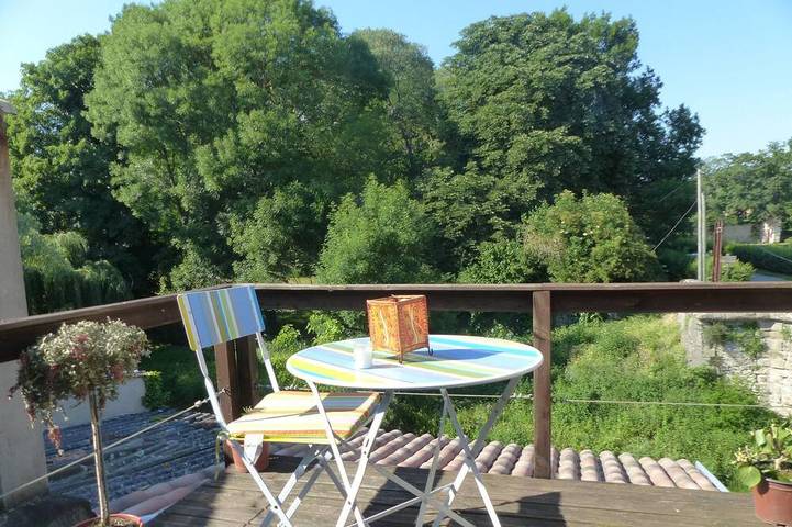Gîte pour 5 personnes, avec balcon à Léran