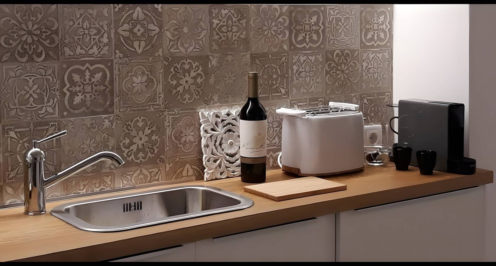 Hel leilighet, Apartment 'Sweet Rose Bairro Alto' with Balcony and Wi-Fi in Misericórdia, Lisboa
