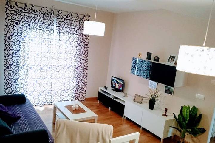 Ferienwohnung für 6 Personen, mit Balkon und Terrasse sowie Pool