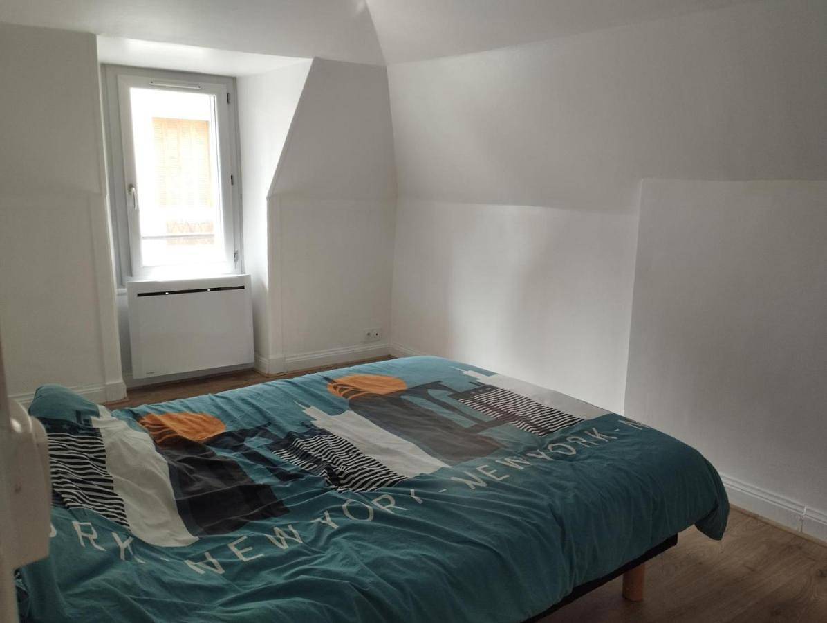 Appartement entier, Three-Bedroom Apartment in Vic-sur-Cère, Région d'Aurillac