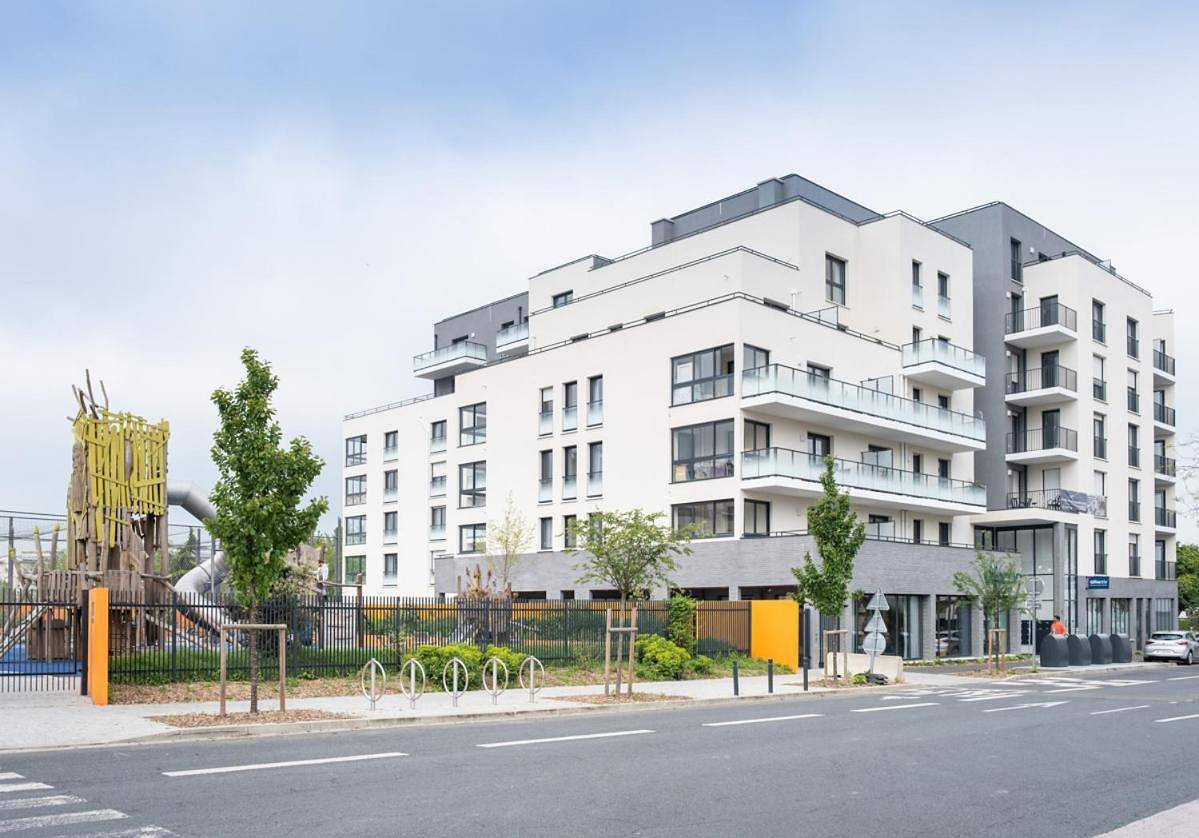 Studio with Balcony in Cergy, Val-d'Oise