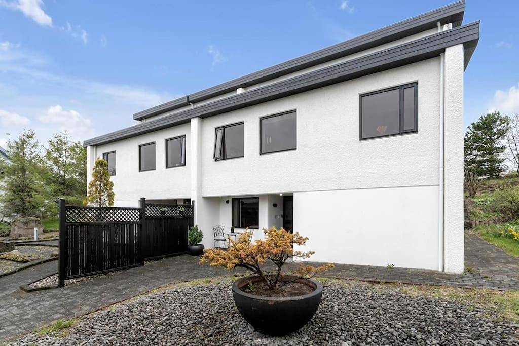 A modern and stylish furnished house in Reykjavík in Reykjavik, IJsland