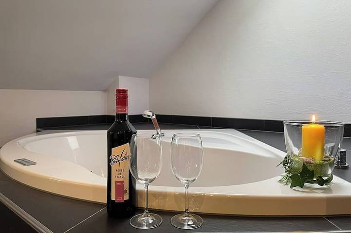 Ganze Wohnung, Naturnah mit Pool und Sauna in Nahetal-Waldau, Hildburghausen und Umgebung